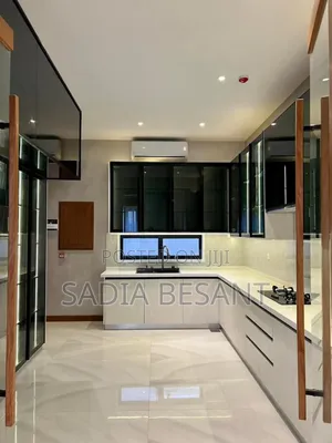 Contemporary Bespoke Kitchen Cabinets