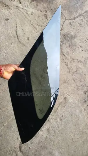 Ml350 2013 Rear Vent Glass Available for Delivery