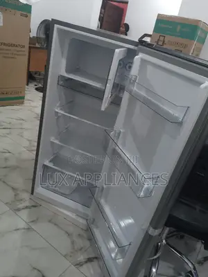 Spacious 176l Hisense Refrigerator
