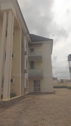 3bdrm Block of Flats in Kaura for sale