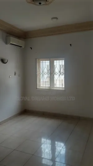 3bdrm Block of Flats in Kaura for sale