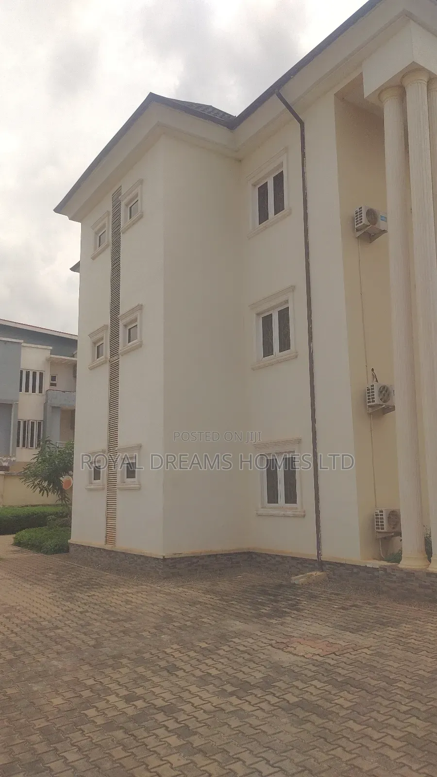 3bdrm Block of Flats in Kaura for sale