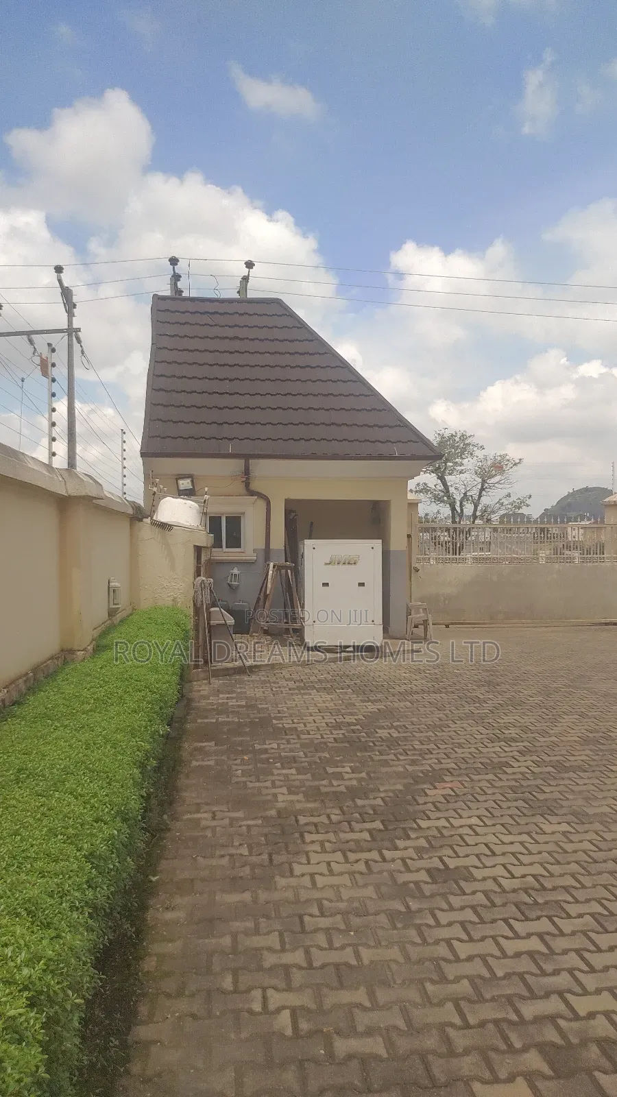 3bdrm Block of Flats in Kaura for sale