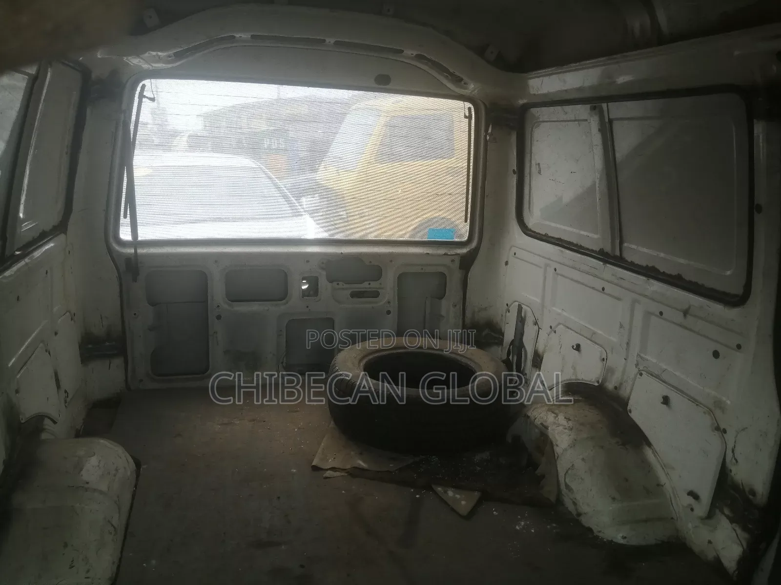 Nissan Vanette 1999 White