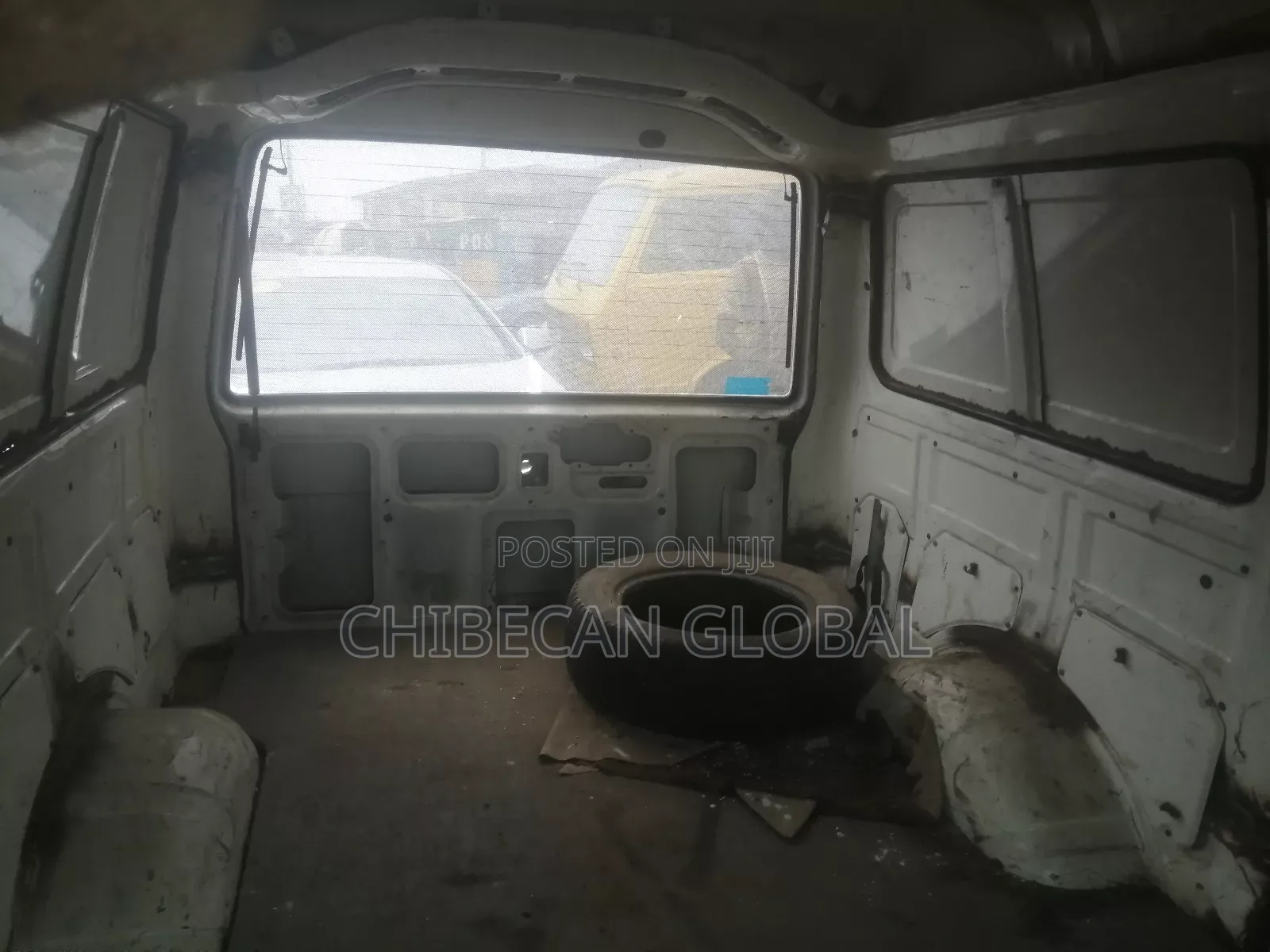 Nissan Vanette 1999 White