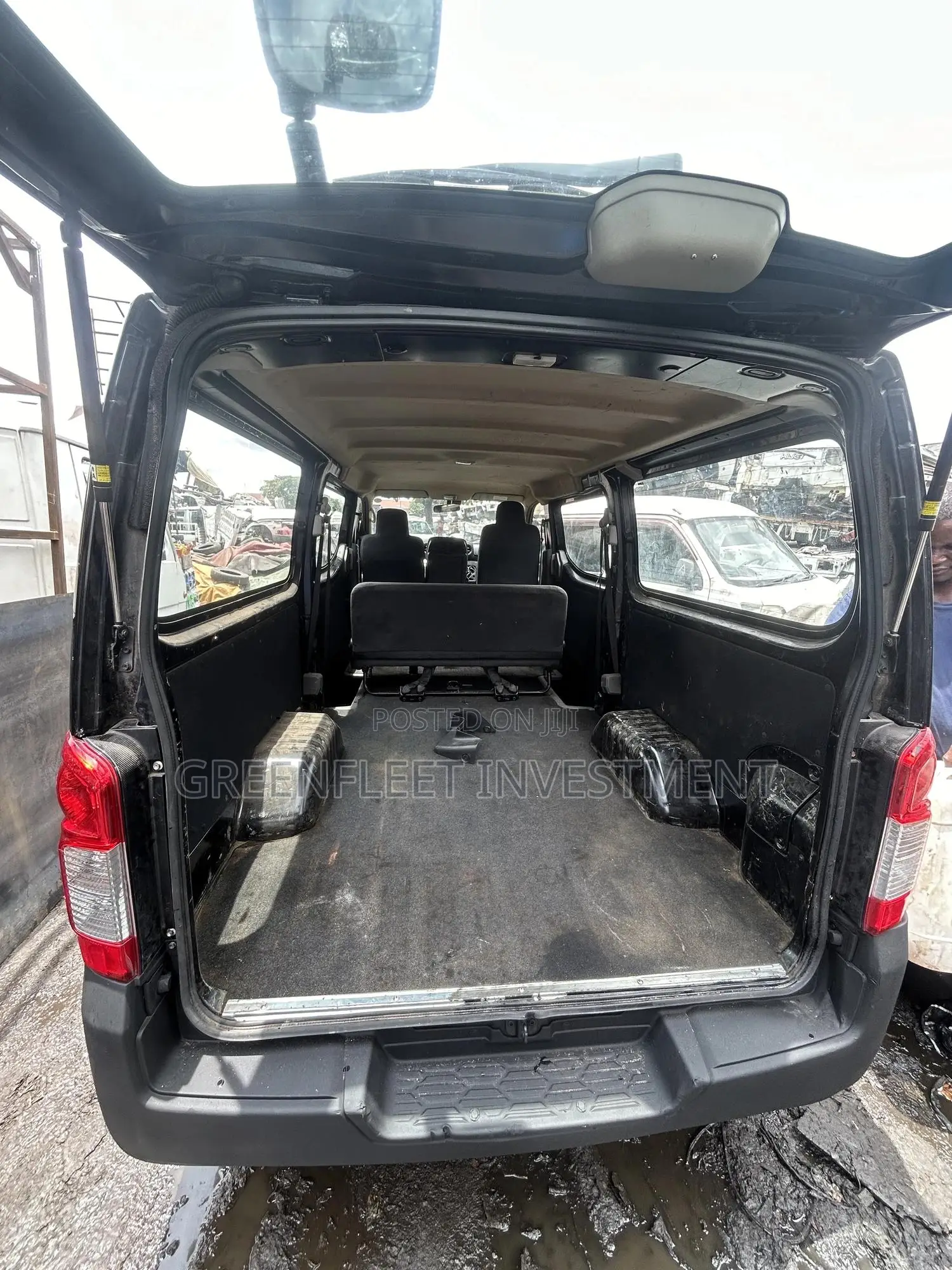 Nissan Caravan (Urvan) 2019 Black