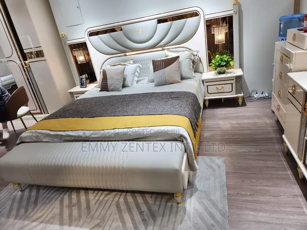 Bed Set With Walldrup