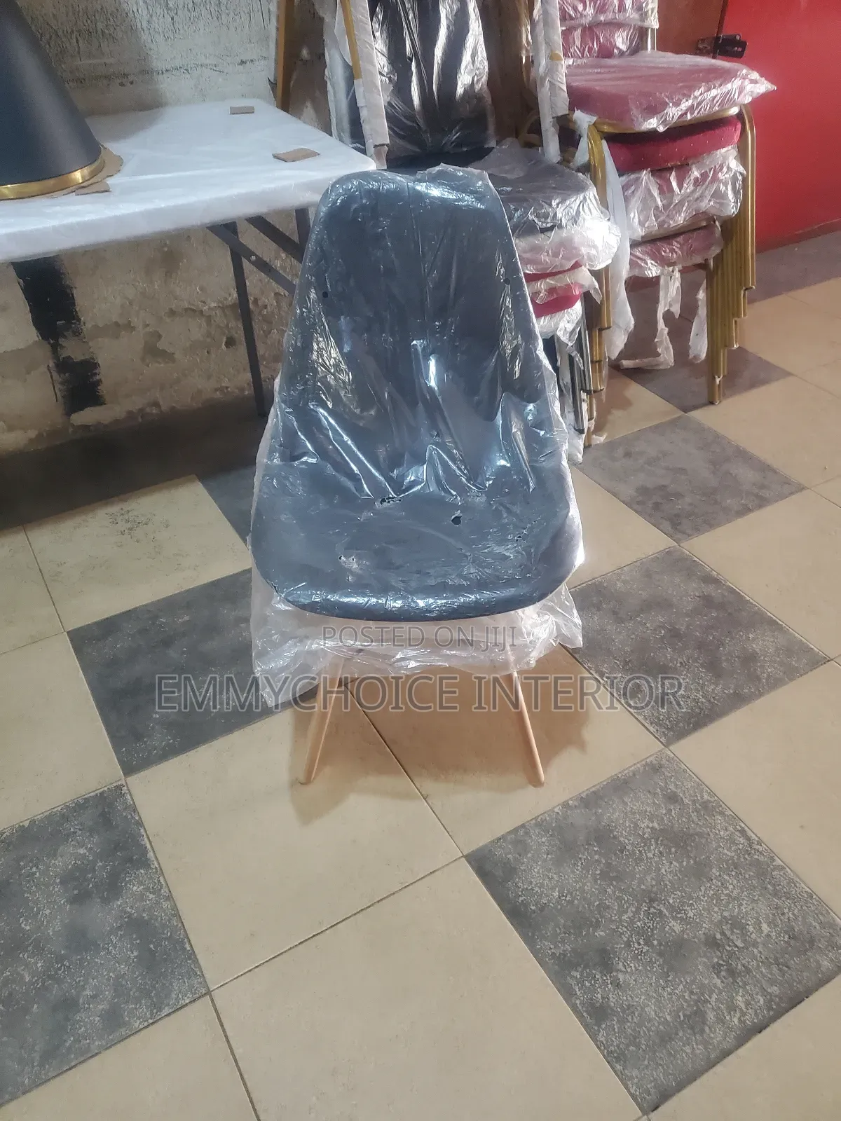 Entry Chair