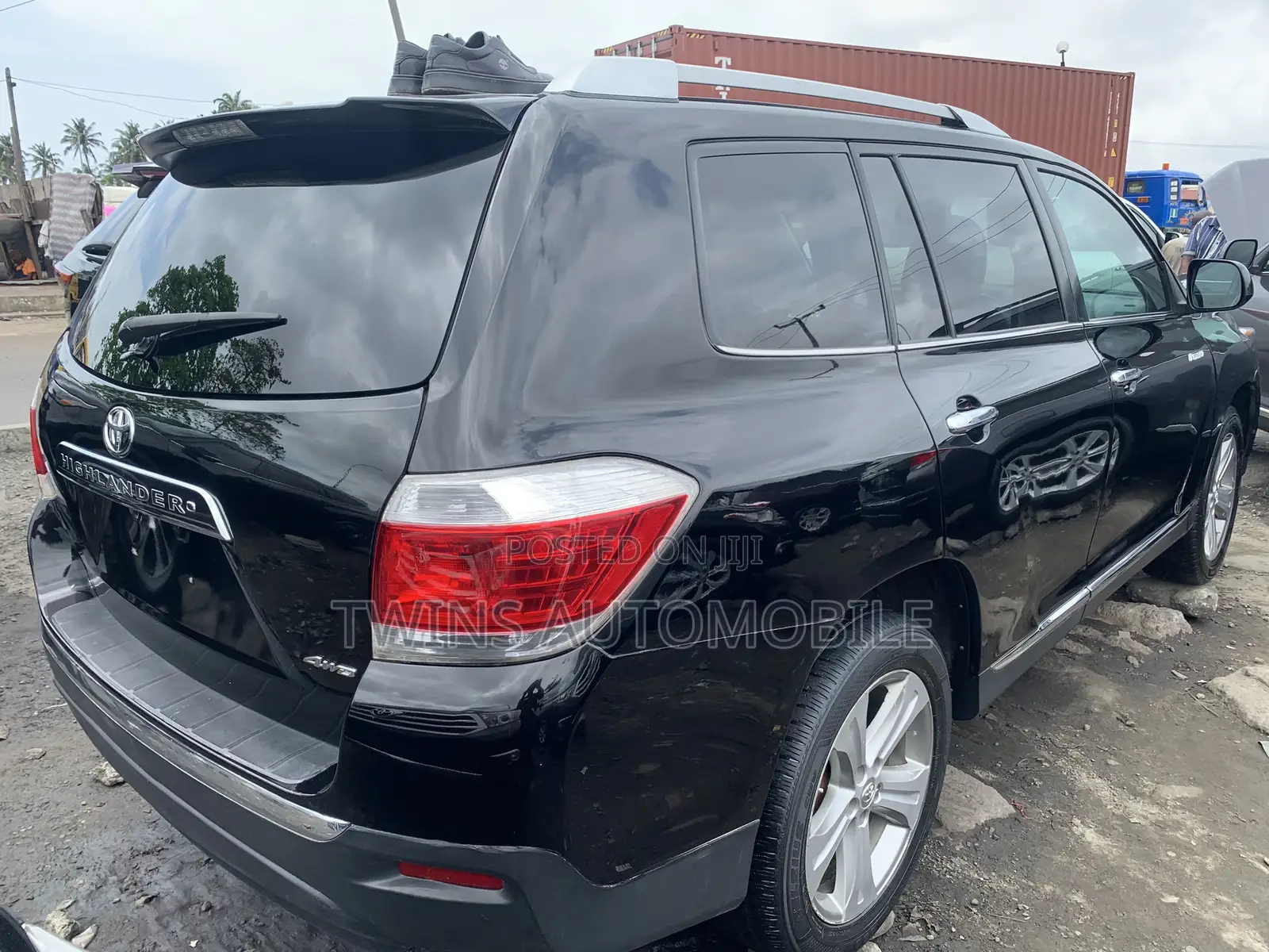 Toyota Highlander Limited 3.5l 4WD 2013 Black