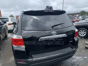 Toyota Highlander Limited 3.5l 4WD 2013 Black