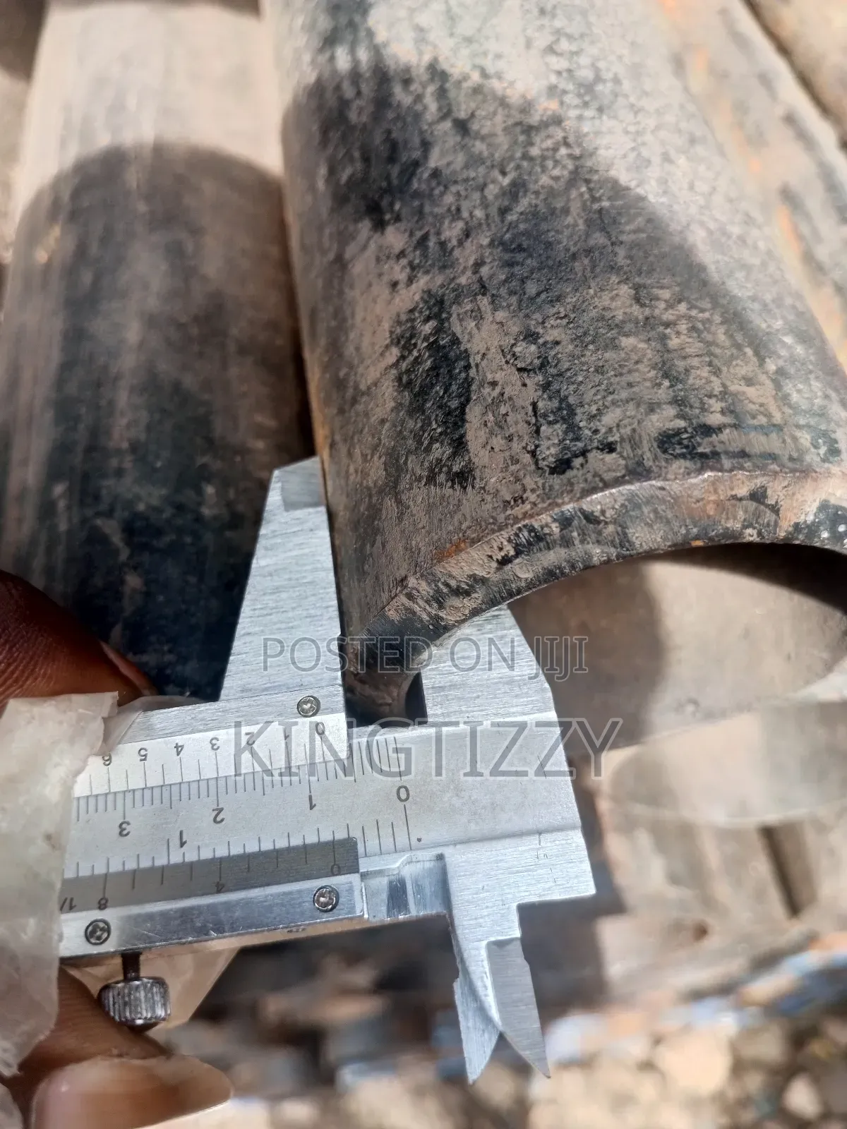21⁄2" X 8mm Schedule 80 Seamless Pipe