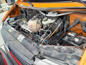 Volkswagen Transporter 2004 Yellow