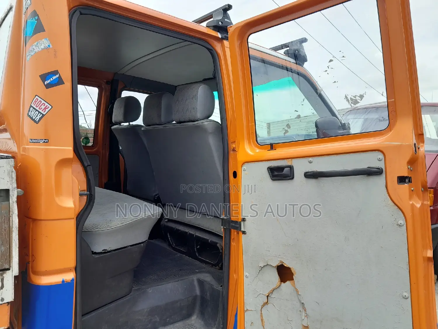 Volkswagen Transporter 2004 Yellow