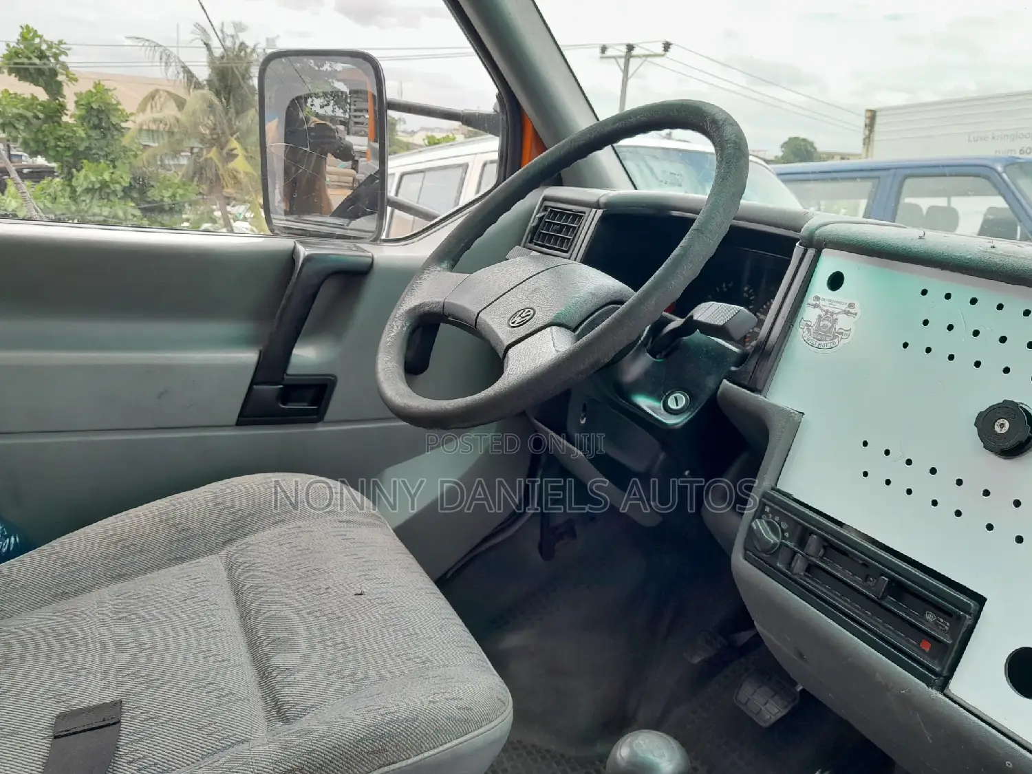 Volkswagen Transporter 2004 Yellow