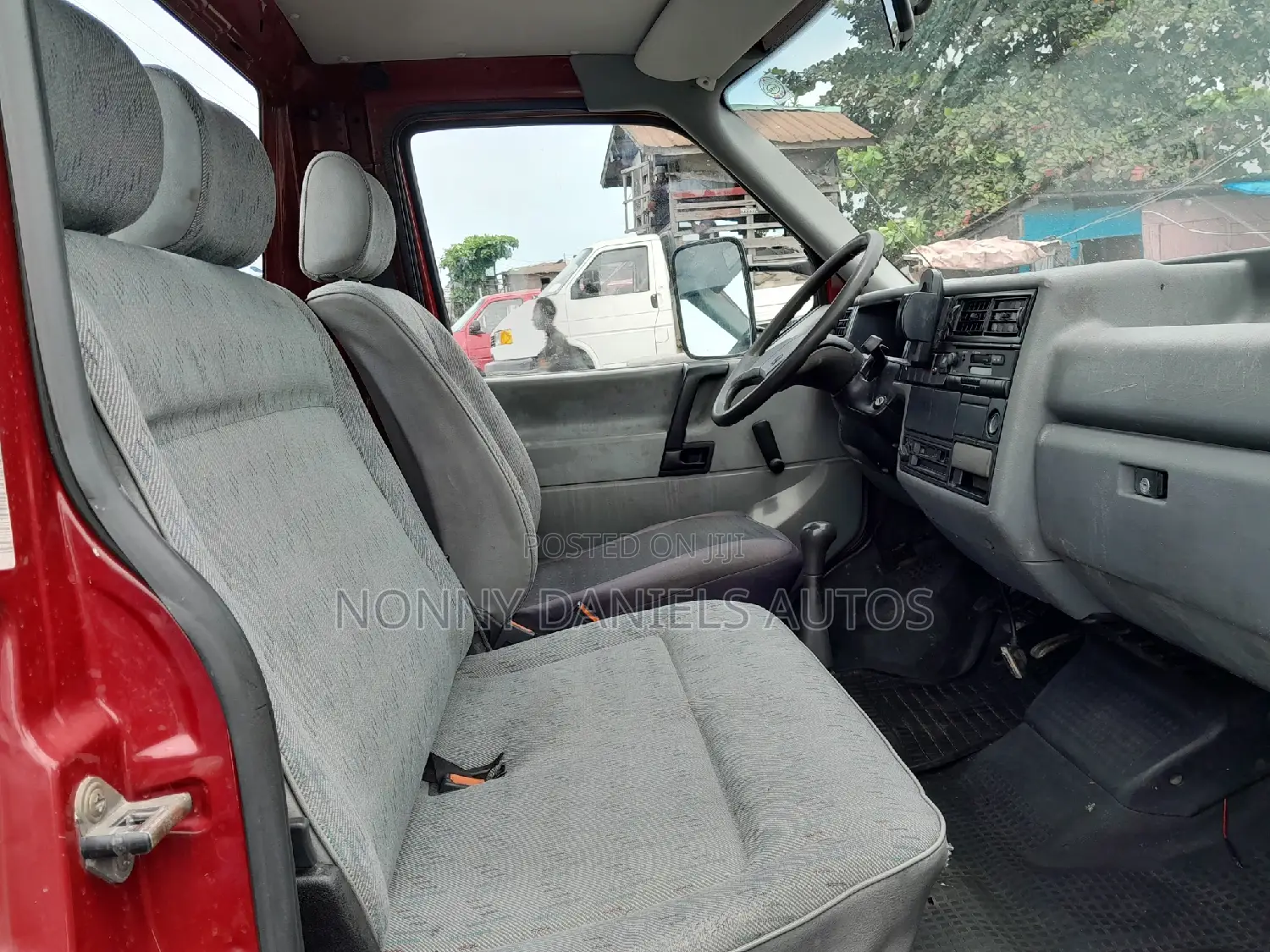 Volkswagen Transporter 2004 Yellow