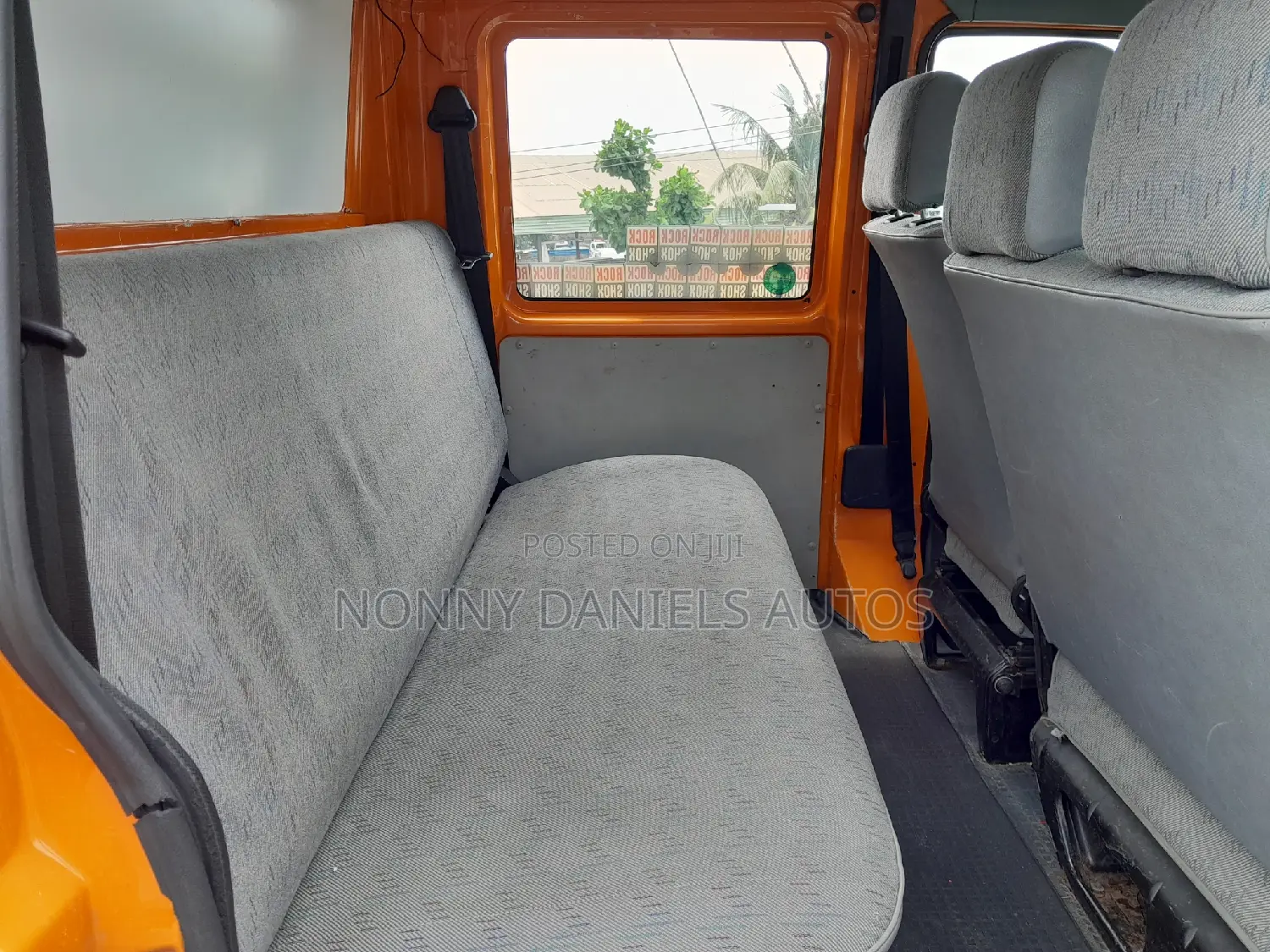 Volkswagen Transporter 2004 Yellow
