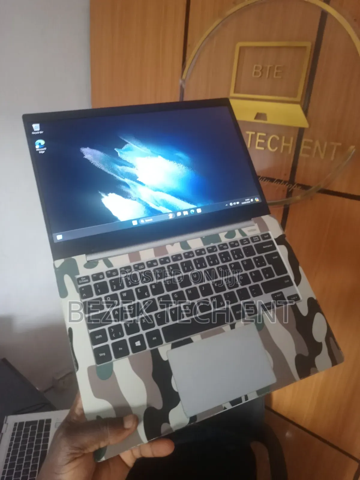New Laptop Samsung Galaxy Book 2 4GB Intel SSD 128GB