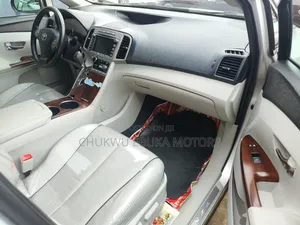 Toyota Venza V6 AWD 2011 Silver