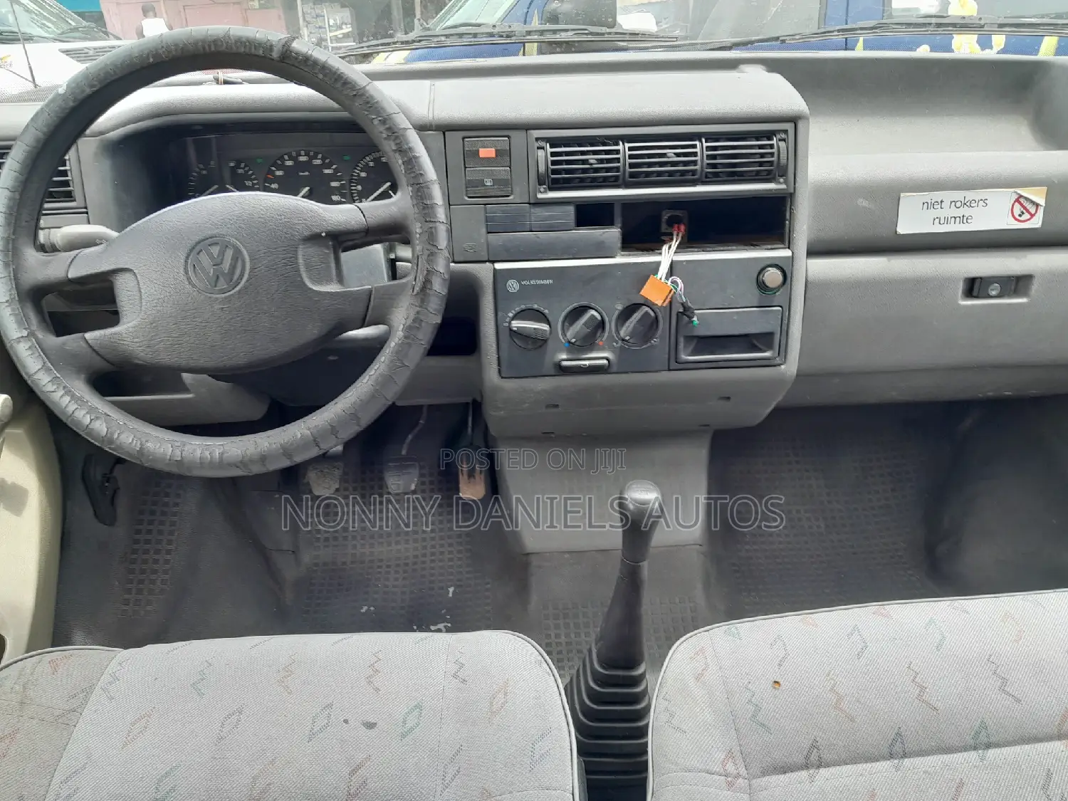 Volkswagen Transporter 2005 Yellow