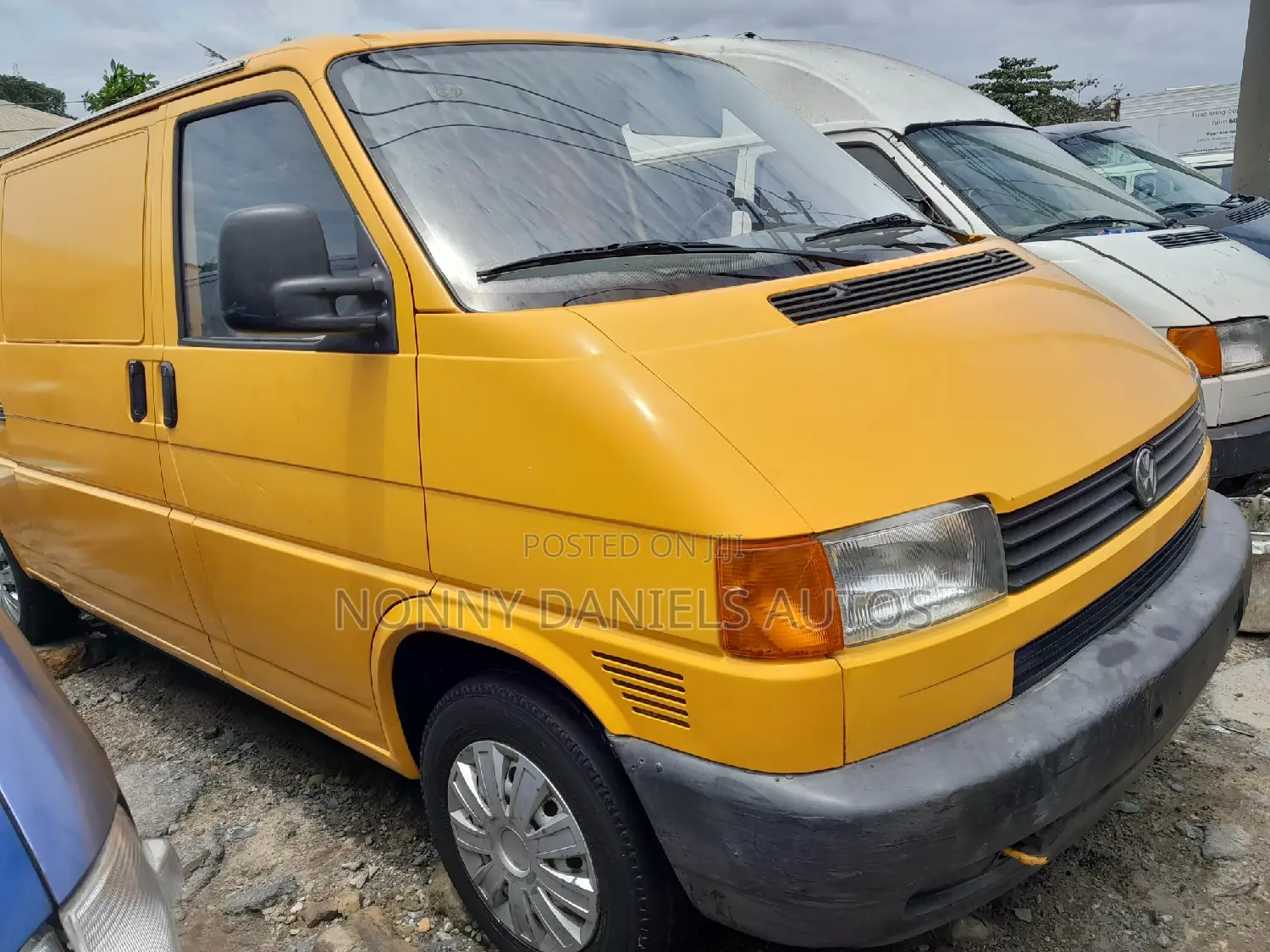 Volkswagen Transporter 2005 Yellow