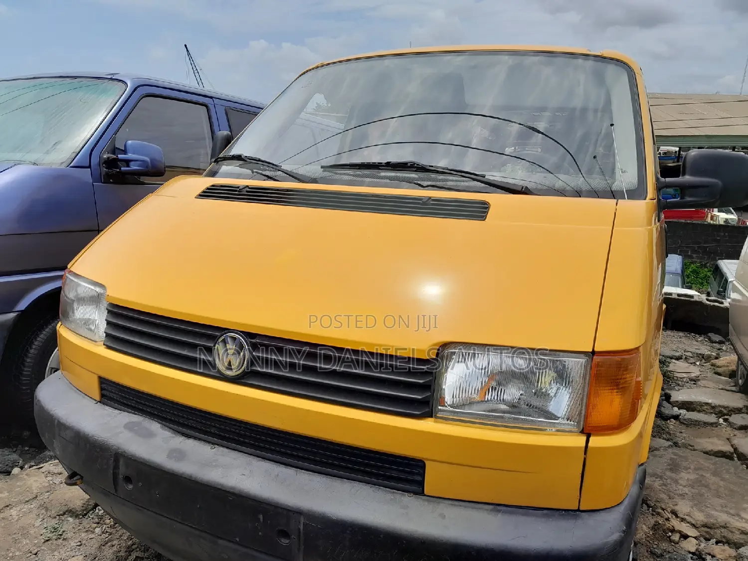 Volkswagen Transporter 2005 Yellow