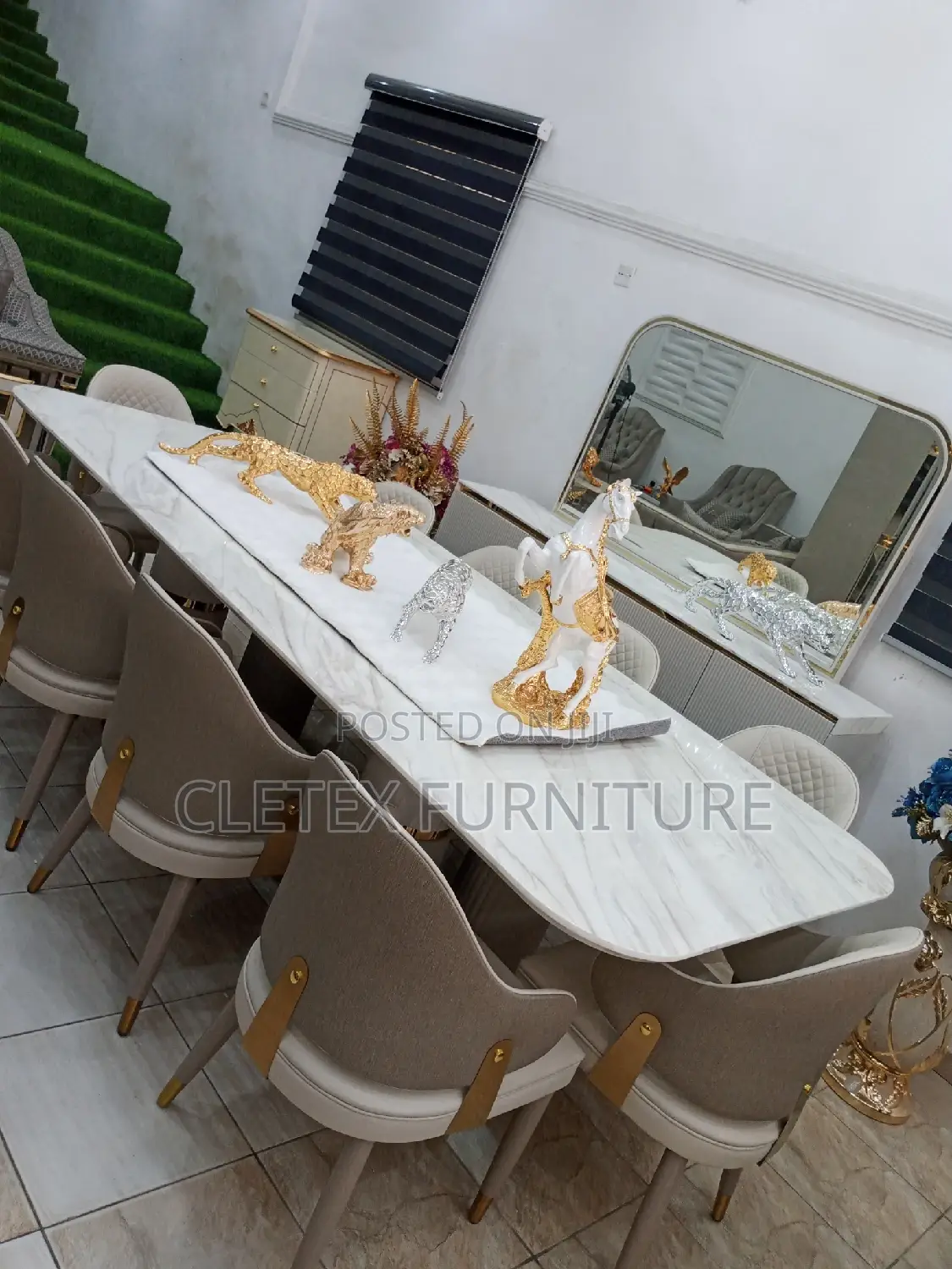 Turkey Dining Table With Buffet Mirror