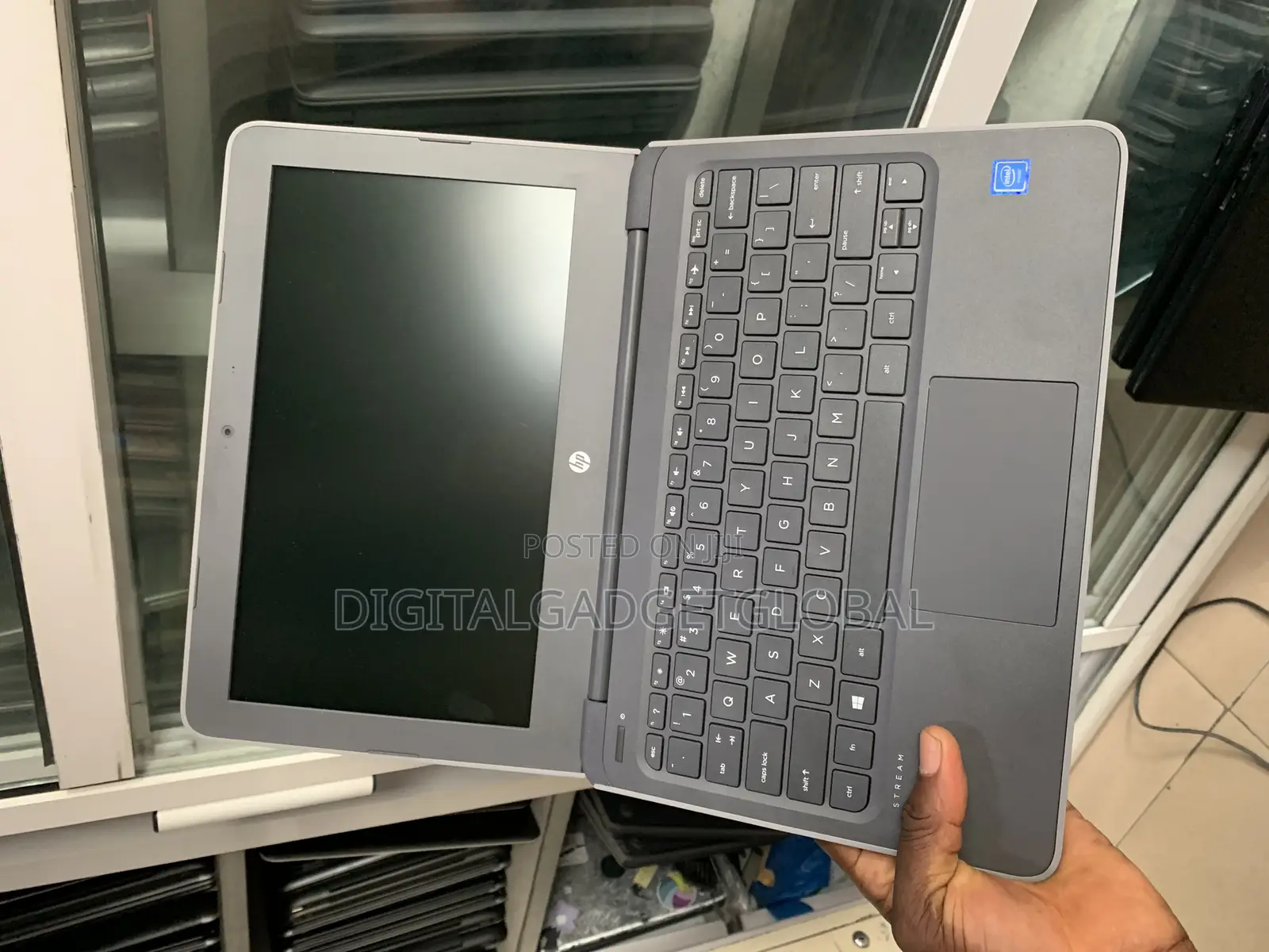 Laptop HP Stream 11 Pro G4 EE 4GB Intel Celeron SSD 60GB