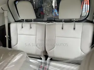 Lexus GX 460 2010 Gold