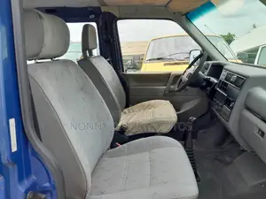 Volkswagen Transporter 2004 Blue