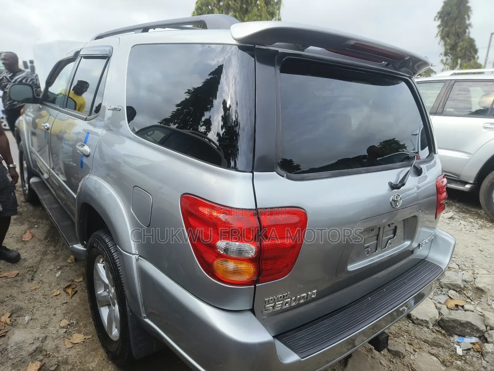 Toyota Sequoia 2004 Silver