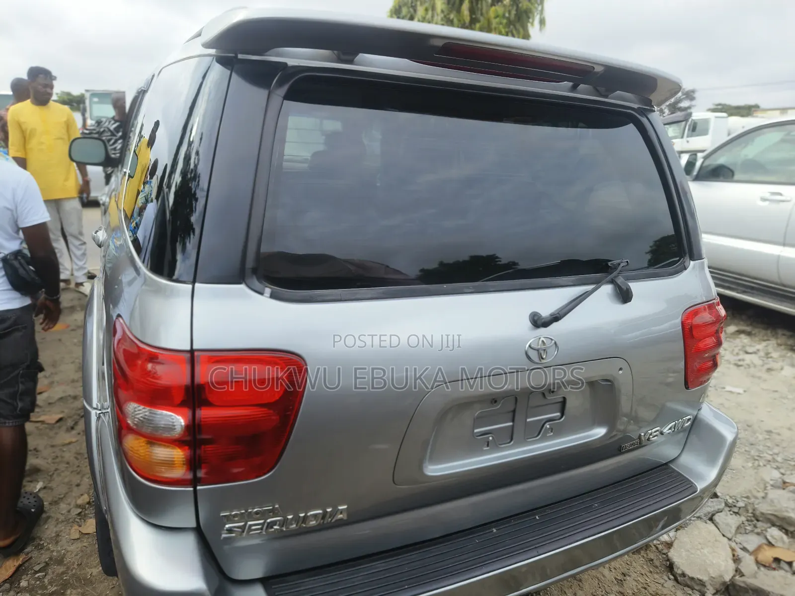 Toyota Sequoia 2004 Silver
