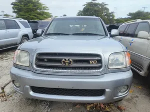 Toyota Sequoia 2004 Silver