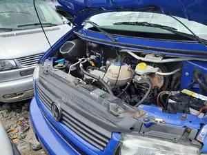Volkswagen Transporter 2005 Blue