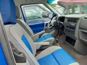 Volkswagen Transporter 2005 Blue