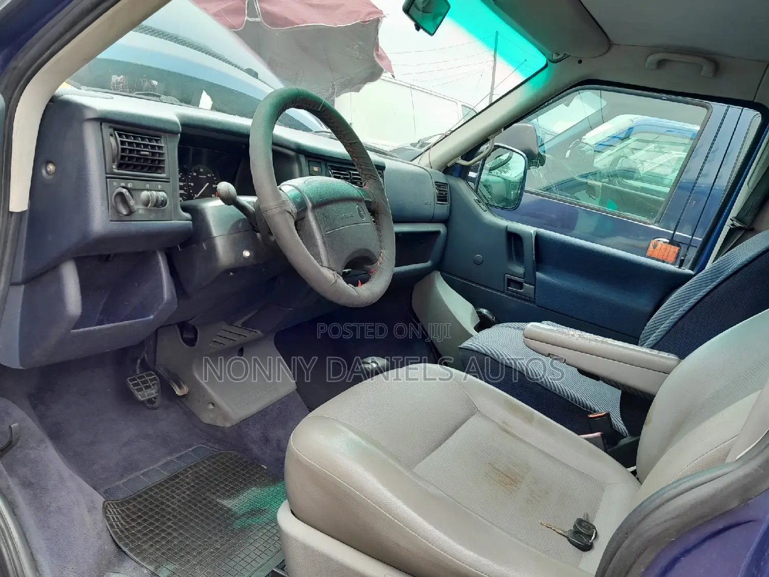 Volkswagen Transporter 2005 Blue