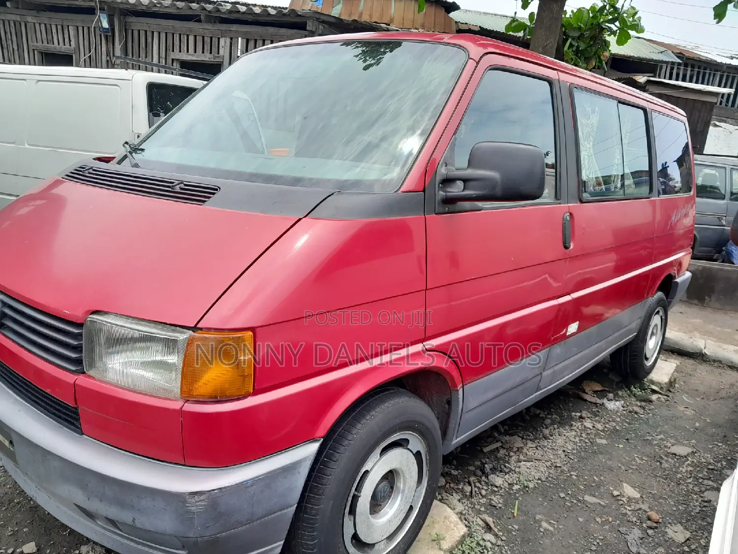 Volkswagen Transporter 2000 Red