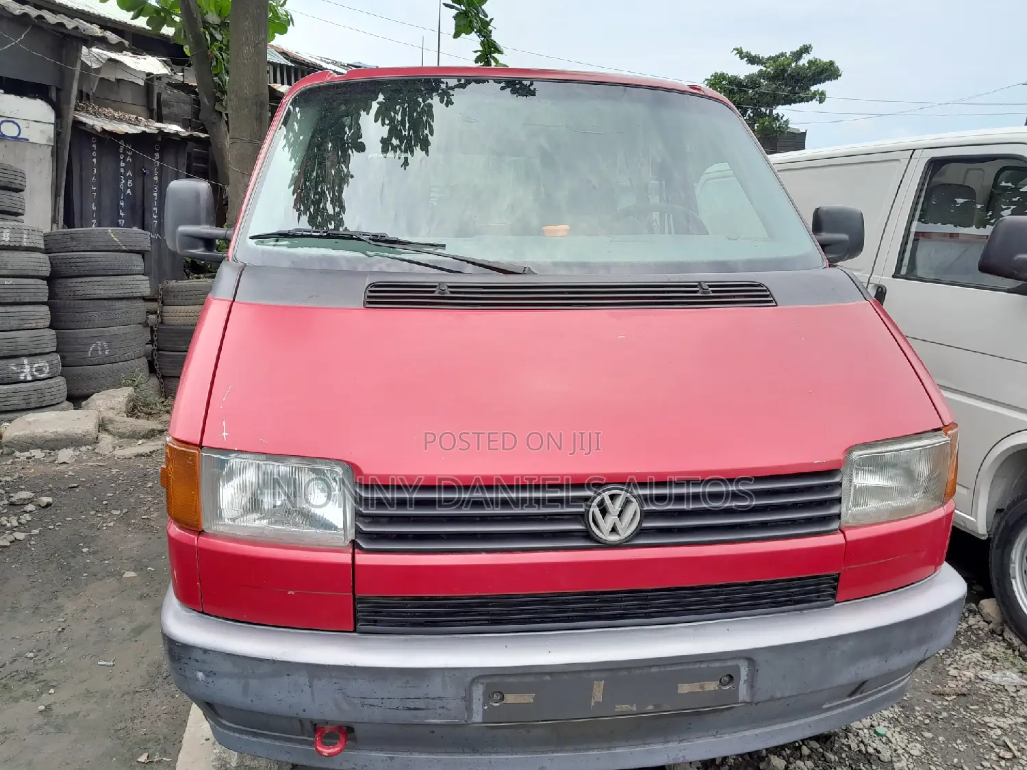 Volkswagen Transporter 2000 Red