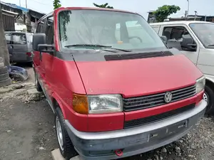 Volkswagen Transporter 2000 Red