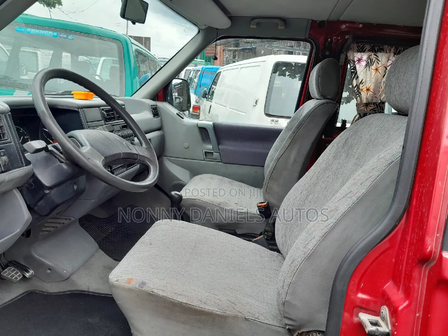 Volkswagen Transporter 2000 Red