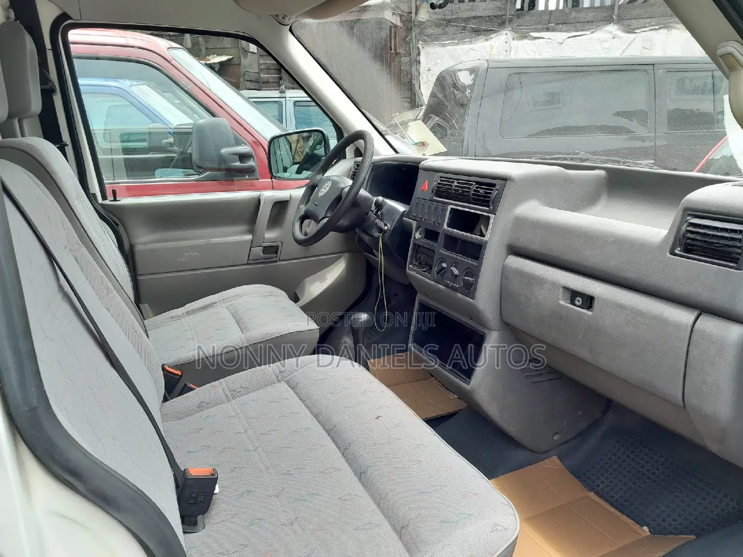 Volkswagen Transporter 2002 White