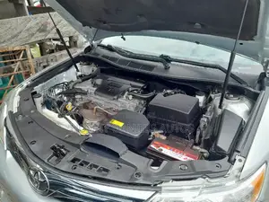 Toyota Camry LE 4dr Sedan (2.5L 4cyl 6A) 2012 Silver