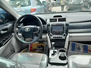 Toyota Camry LE 4dr Sedan (2.5L 4cyl 6A) 2012 Gray
