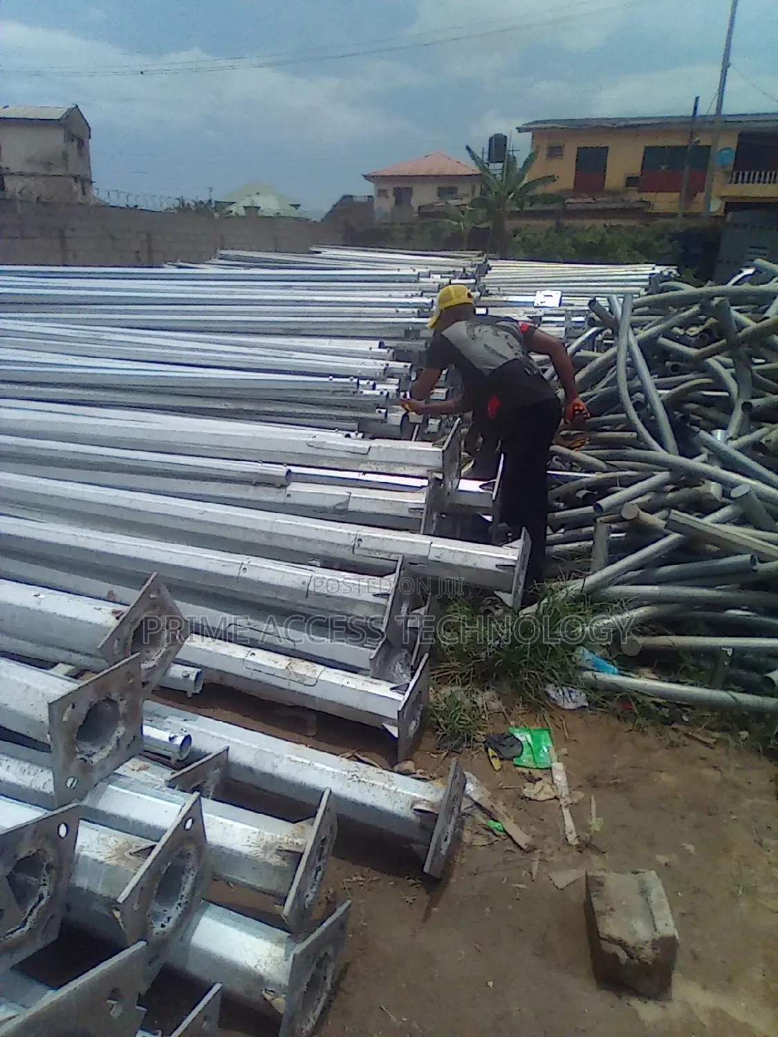 Galvanized Foreign Octagonal and Round Poles