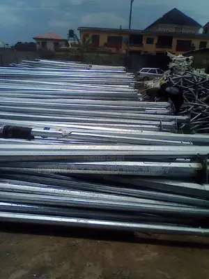 Galvanized Quality Octagonal and Round Poles