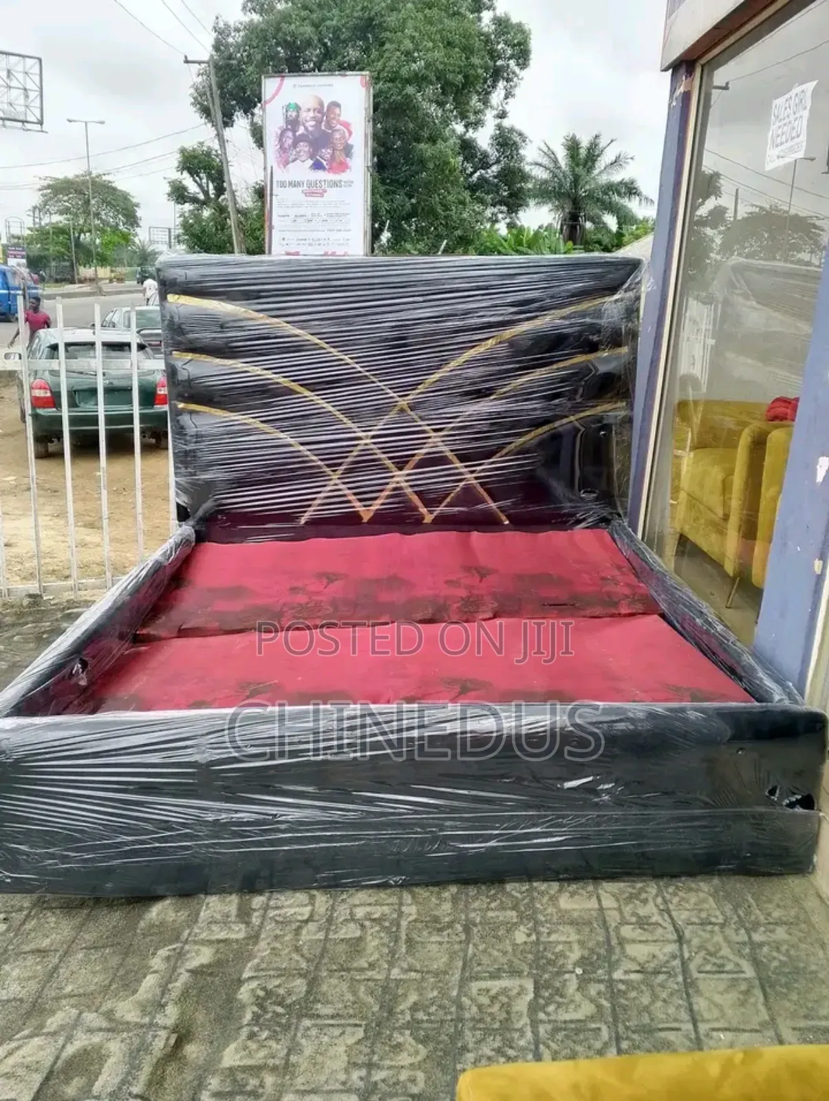 Standard Luxurious King Size Bedframe With Quality Materials