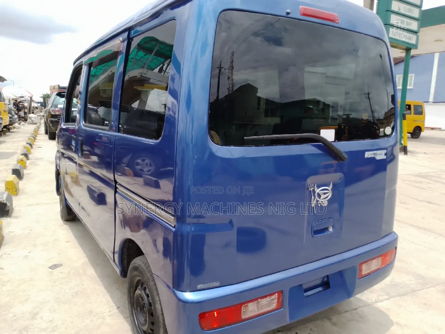 Daihatsu Hijet 2022 Blue