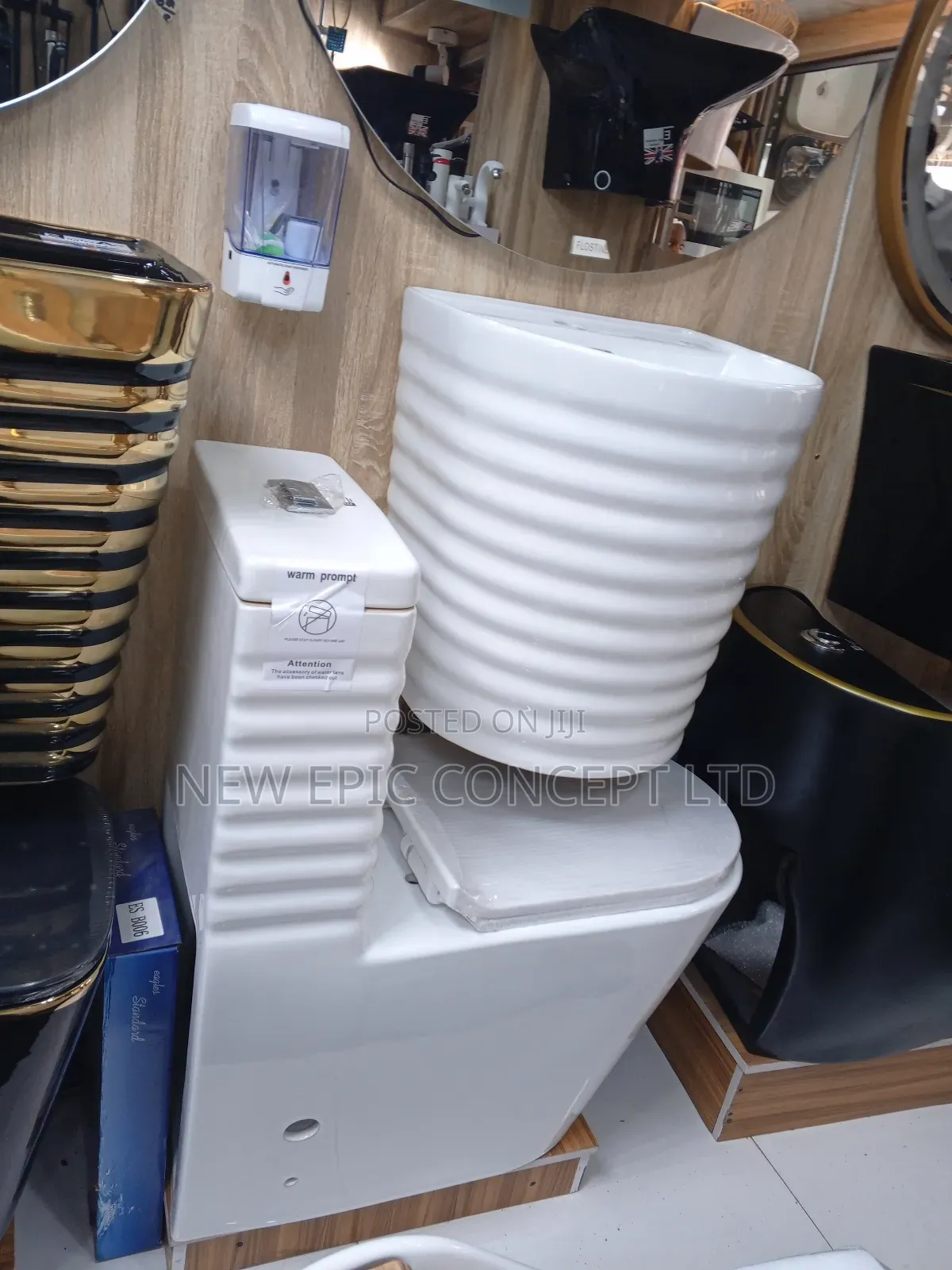 Executive Toilet Seat With Basin