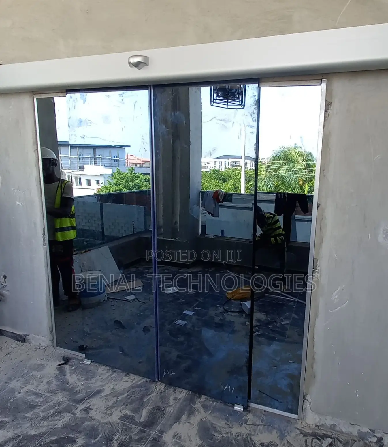 Responsive Sensor System for Glass Door Automation
