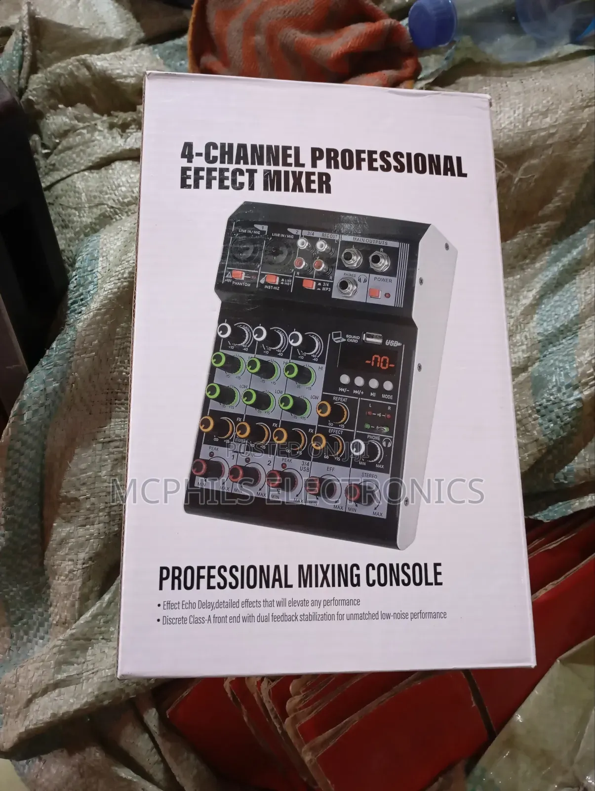 Yamaha 4- Channels Pro-effect Mixer Console