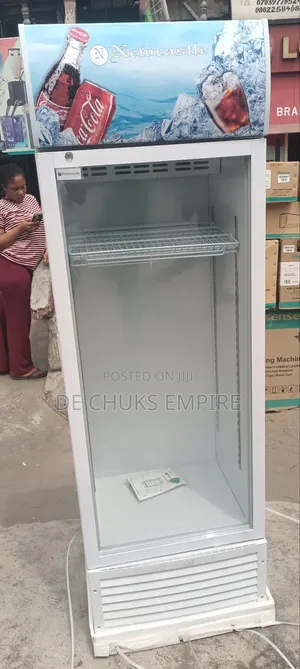 >>Brand New Newcastle Showcase Chiller (450 Liters) 4 Steps<